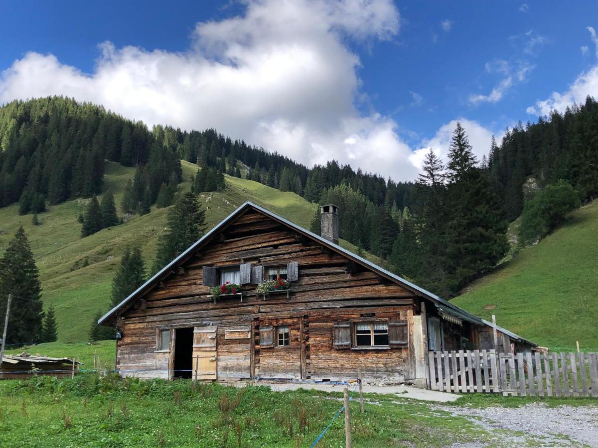 Walli Laterns - Ski Und Bergvergnuegen Direkt Vor Der Haustuer Exterior photo